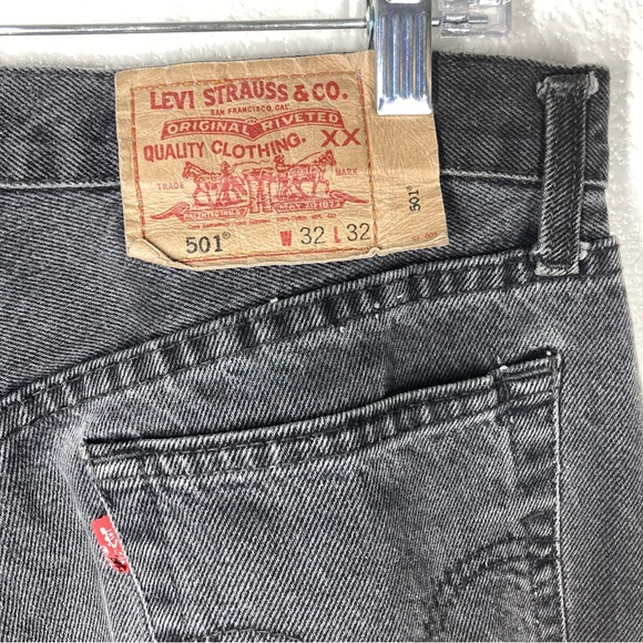 Levi's 501 Washed Baggy Black Distressed Cutt Of Hem 32 High Rise Button Fly - Picture 13 of 16